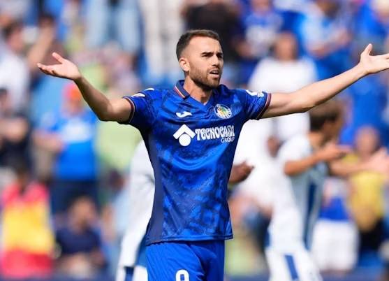 关于赫塔菲对战马洛卡，争夺关键三分的信息