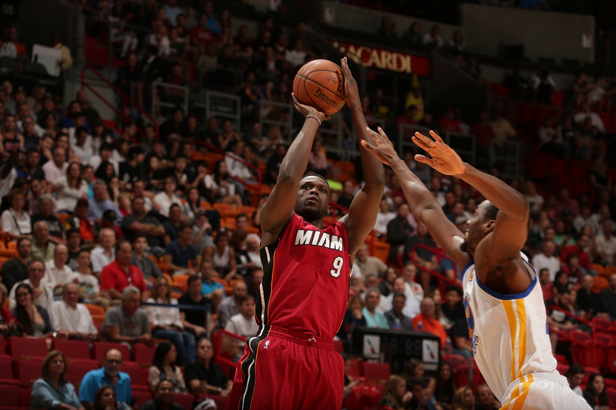 关于热火惊艳表现：多人状态火热突破对手防守的信息