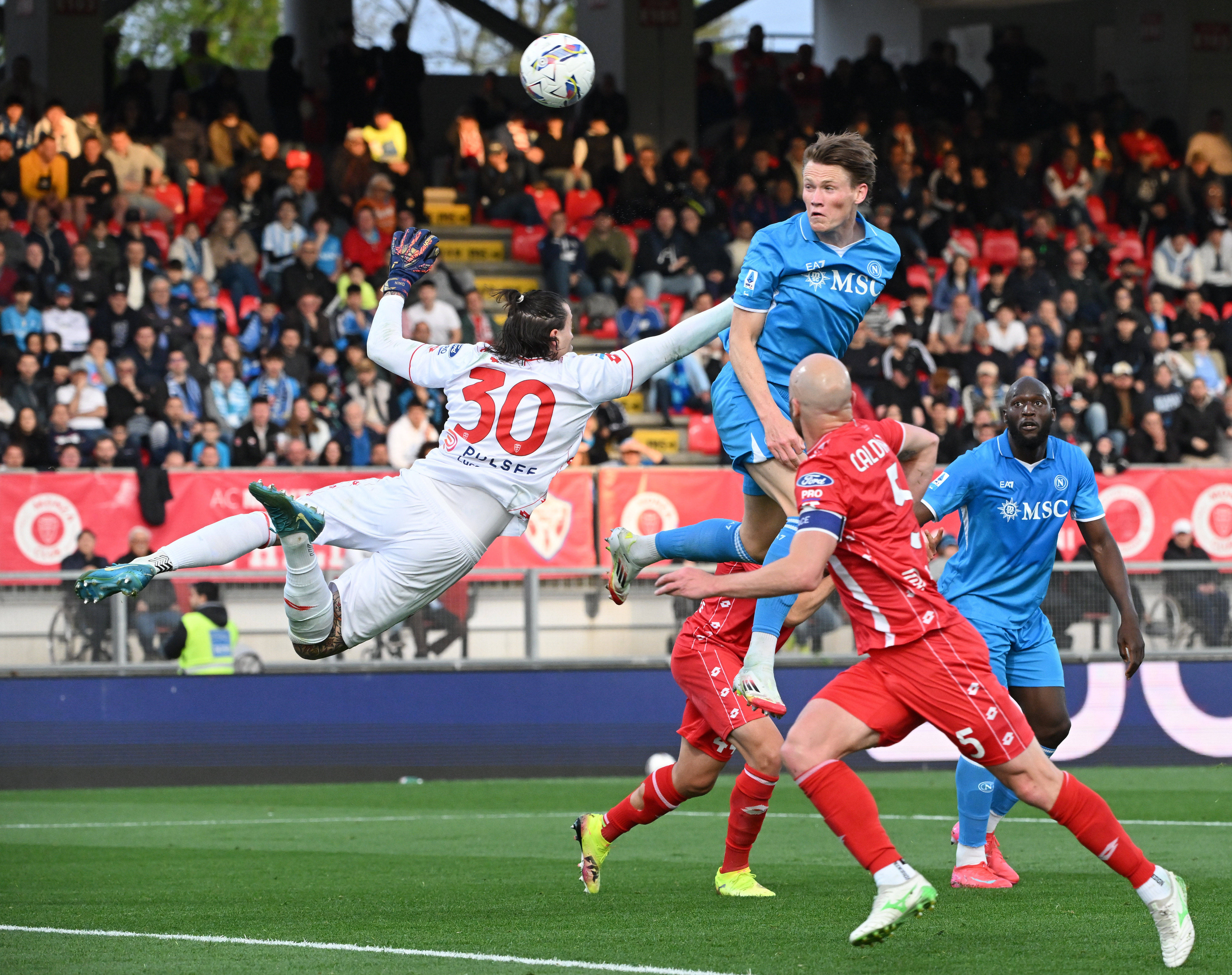 无解进攻，球队轻松击败对手