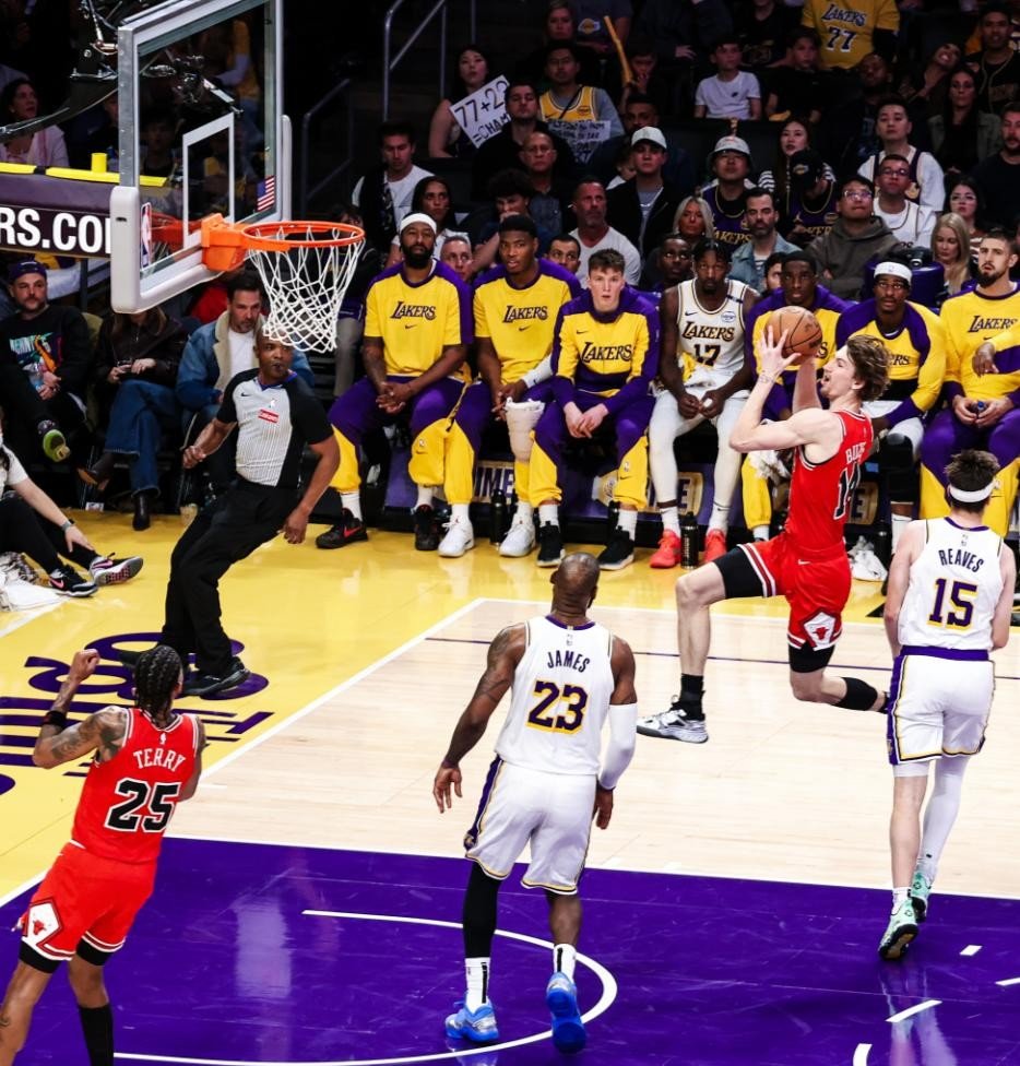 关于湖人欲在主场再下一城，火箭是否能全力反击？的信息