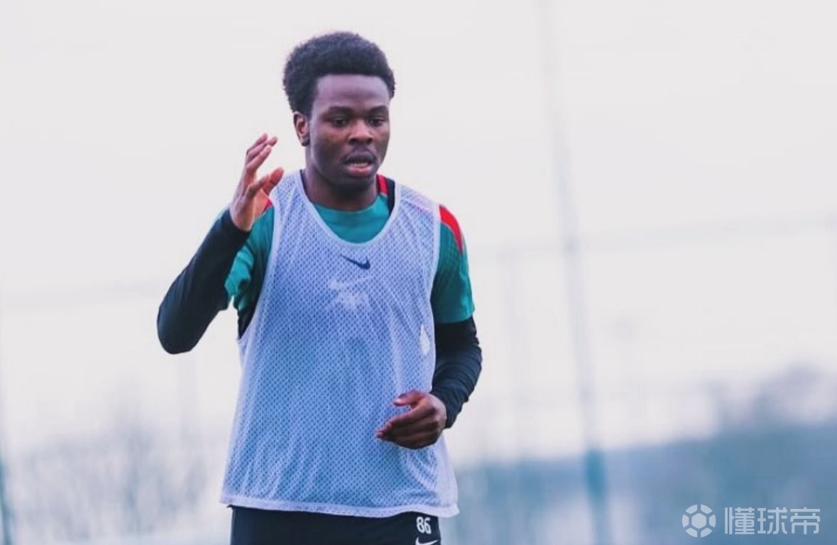 包含罗马宣布签约年轻防守新星，壮大球队实力的词条