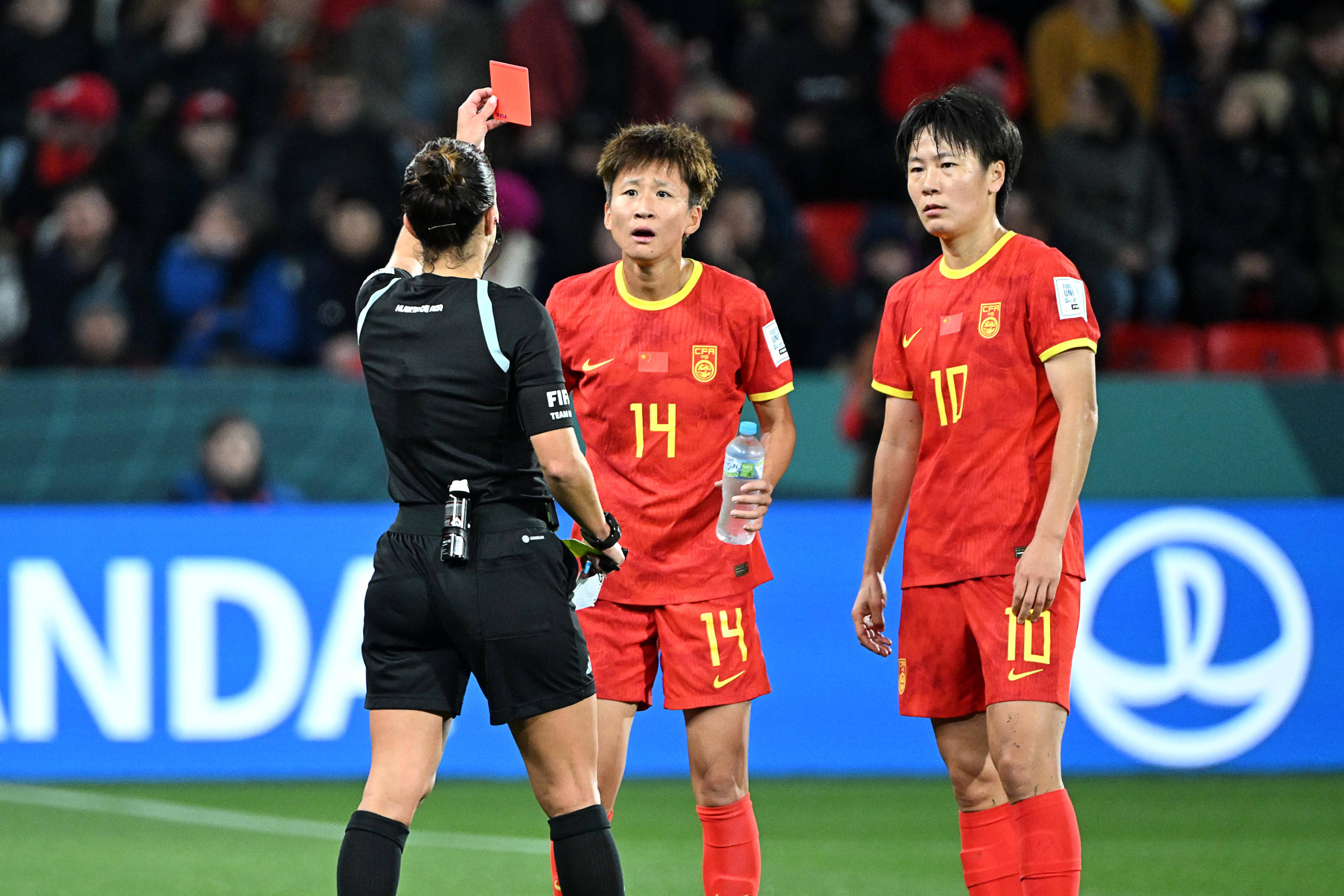 国家队在女足比赛中大获全胜 国家队在女足比赛中大获全胜