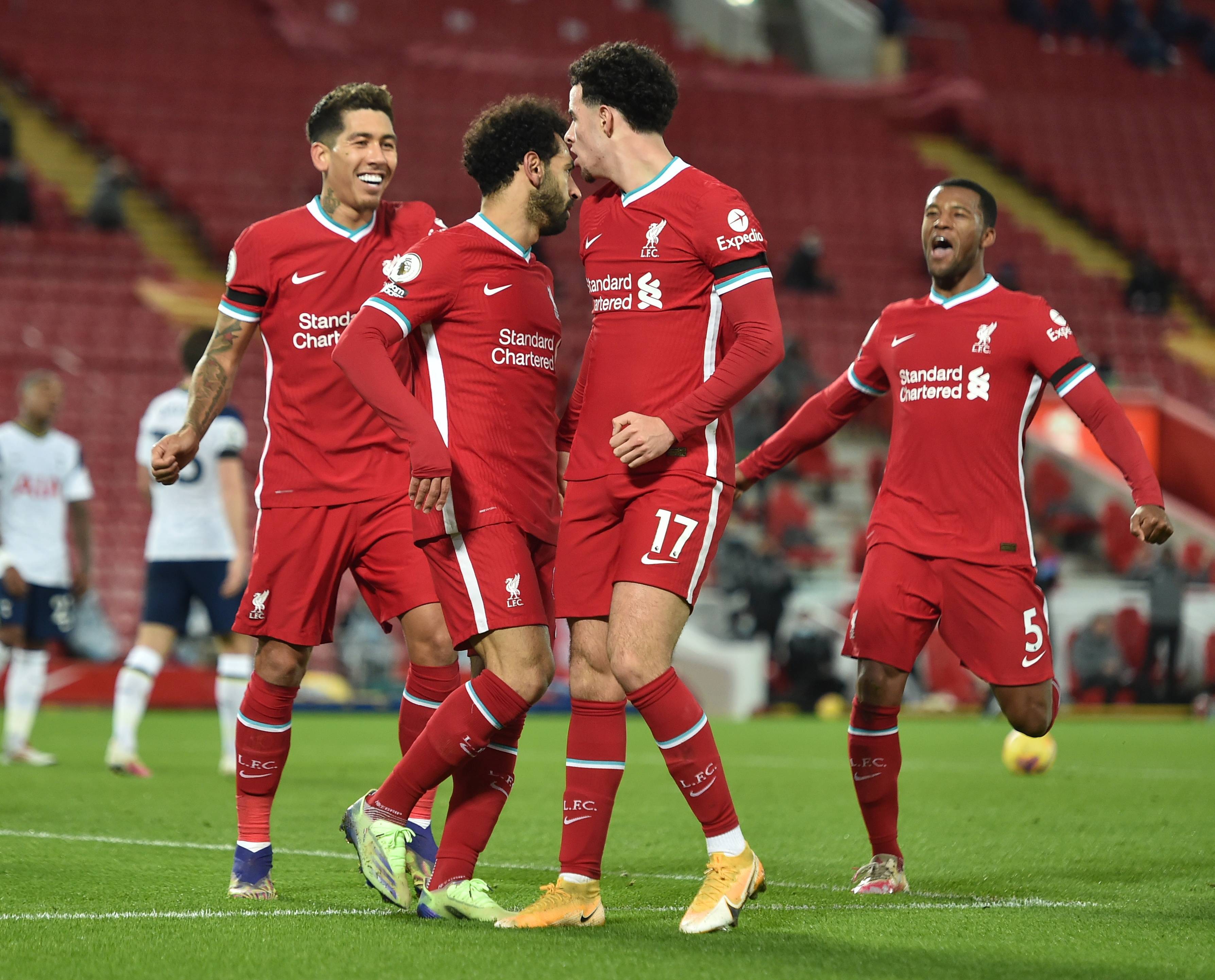 包含利物浦主场大胜伯恩茅斯，继续稳坐英超榜首位置的词条