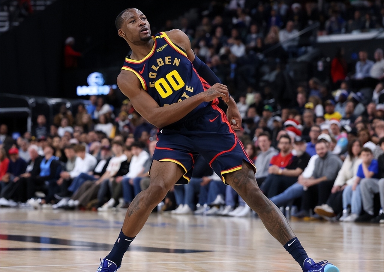 关于勇士队球员荣膺奖项,赢得尊重的信息 关于勇士队球员荣膺奖项,赢得尊重的信息