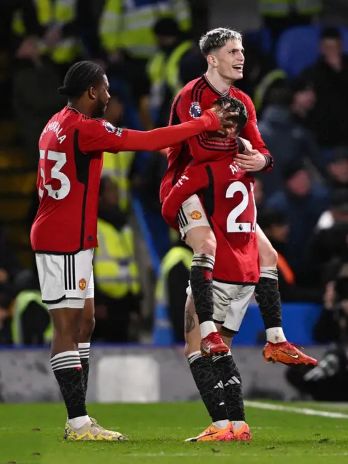 关于曼联继续保持不败，英超赛场表现抢眼的信息