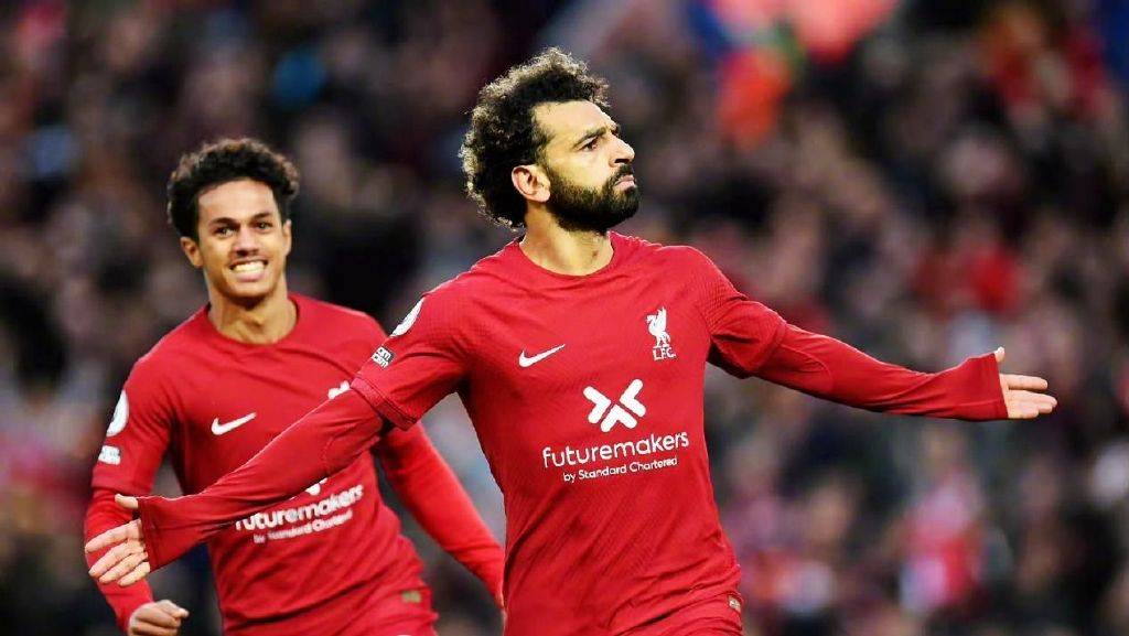 利物浦战胜对手，紧追领先者