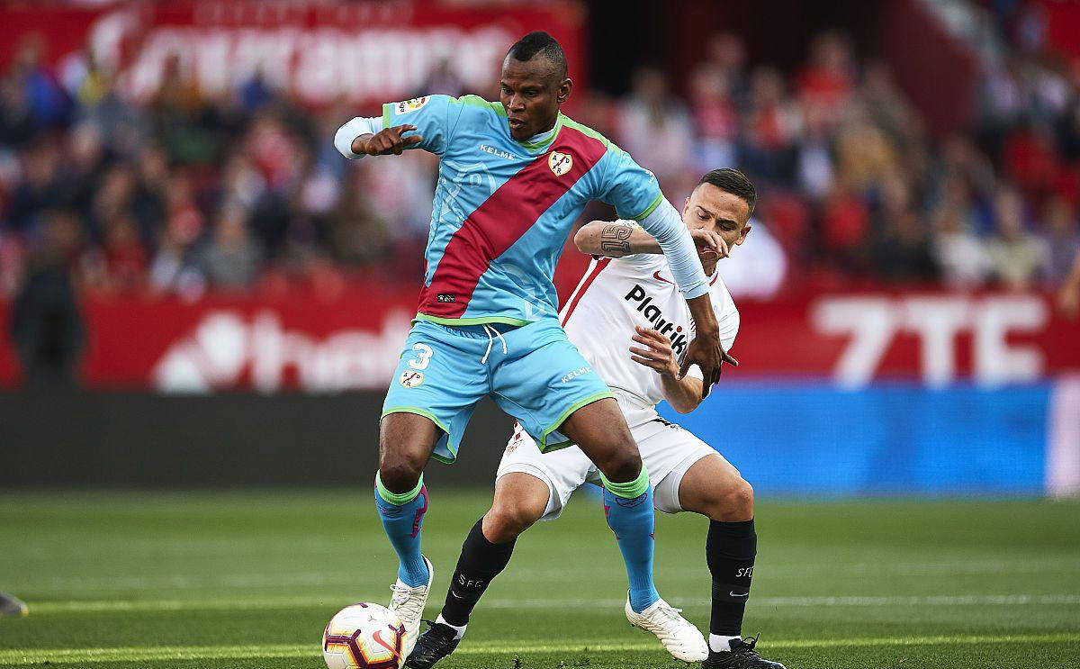 包含阿拉维斯主场平局，保级形势仍未明朗起来的词条