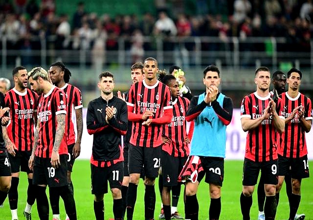 曼联客平AC米兰,成功晋级欧冠八强 曼联客平AC米兰,成功晋级欧冠八强