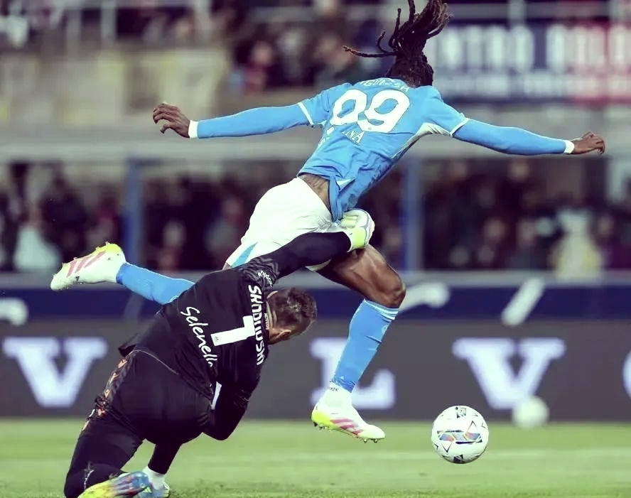 那不勒斯与博洛尼亚一战，胜负难料