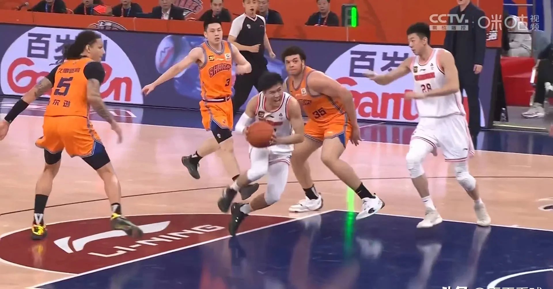 广东队双杀上海，力压其他强队