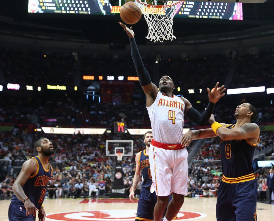 骑士力克老鹰，一举夺得胜利庆典的简单介绍