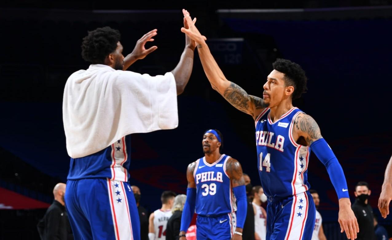 澳大利亚男篮力克篮网B队，丹尼·格林送出助攻的简单介绍