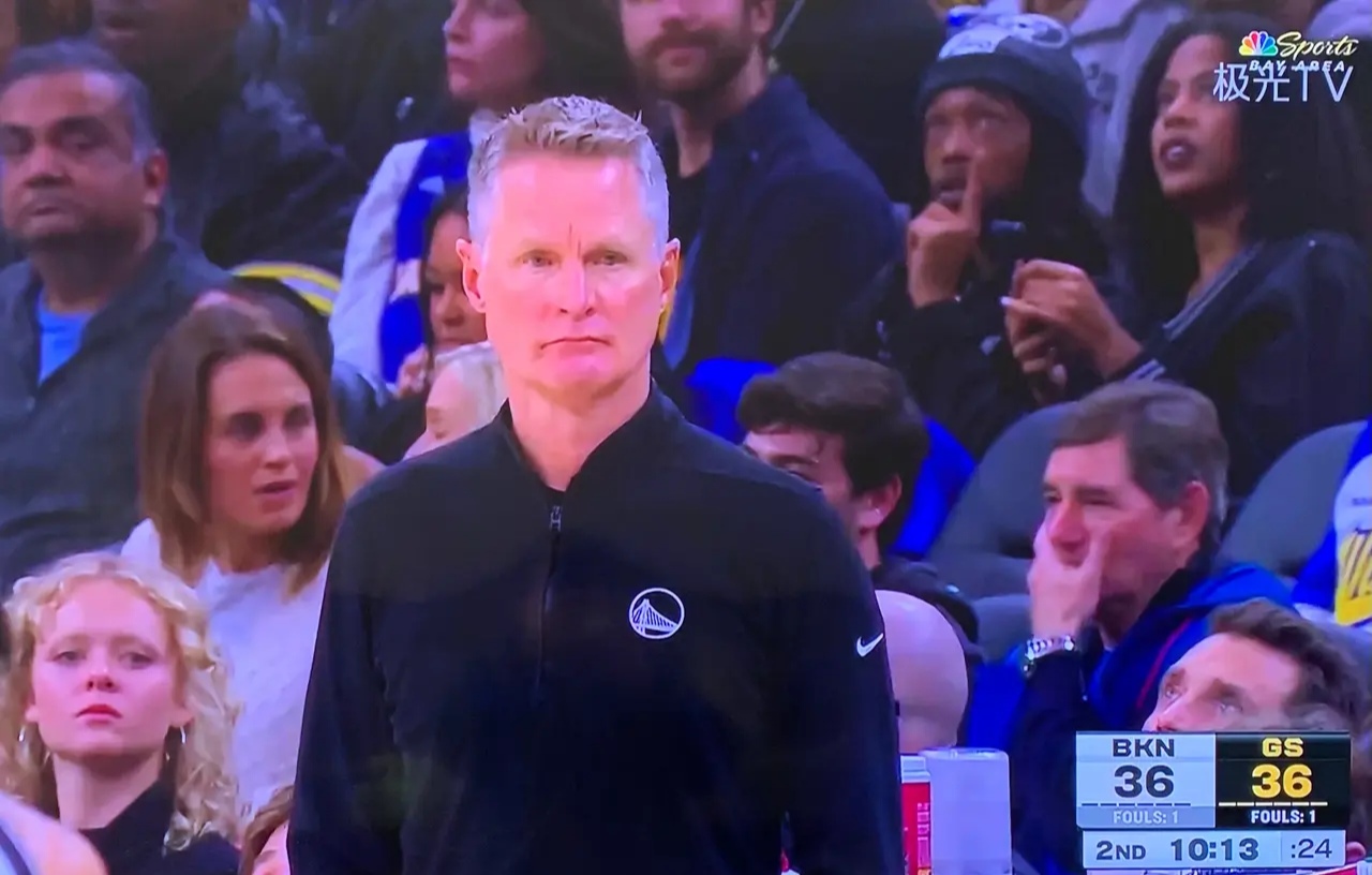 勇士惨败篮网,遭遇两连败 勇士惨败篮网,遭遇两连败