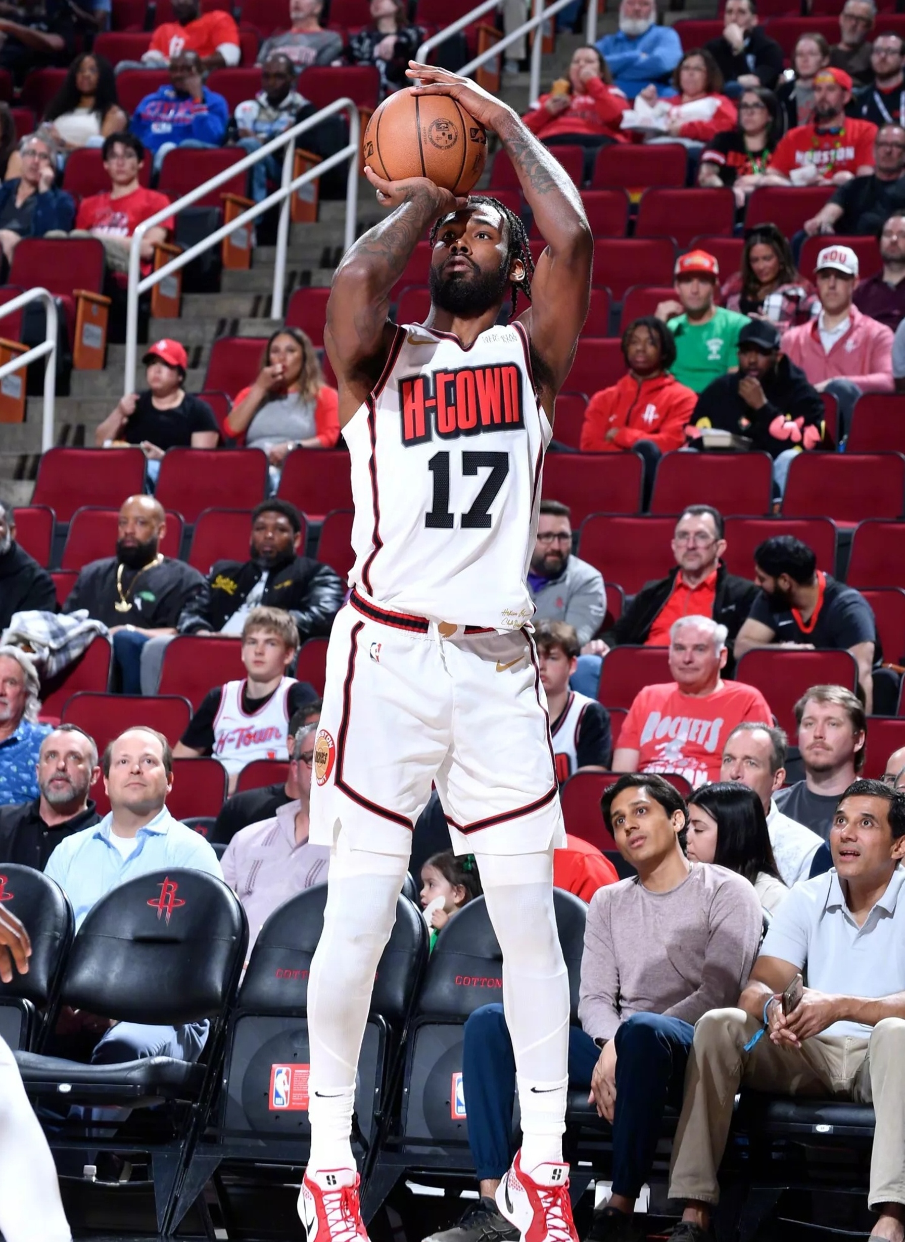 火箭大胜马刺，实力碾压对手