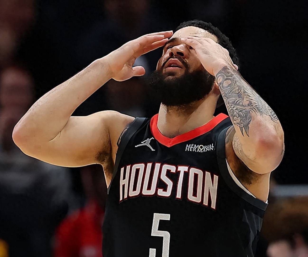 包含雷霆力克热火，米切尔爆发神勇的词条