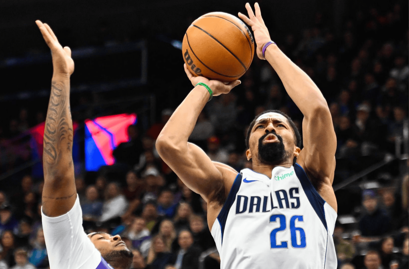 包含独行侠签下老将外线射手，强化进攻的词条