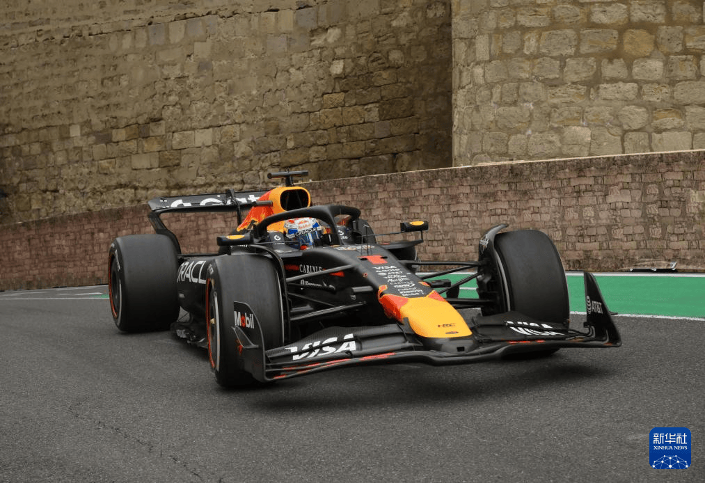 红牛车队力克梅赛德斯,拉塞尔惊艳四座 红牛车队力克梅赛德斯,拉塞尔惊艳四座