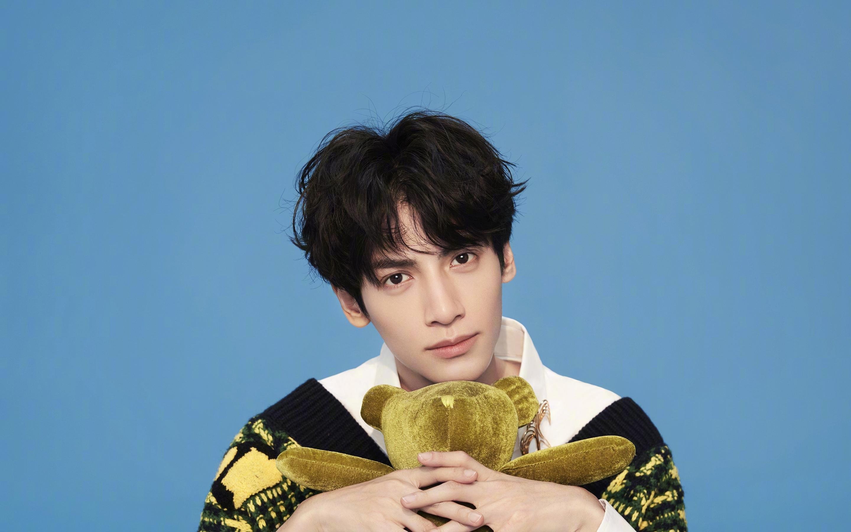 新贵颠覆巴黎,萨拉赫数据王冠下的血色黄昏