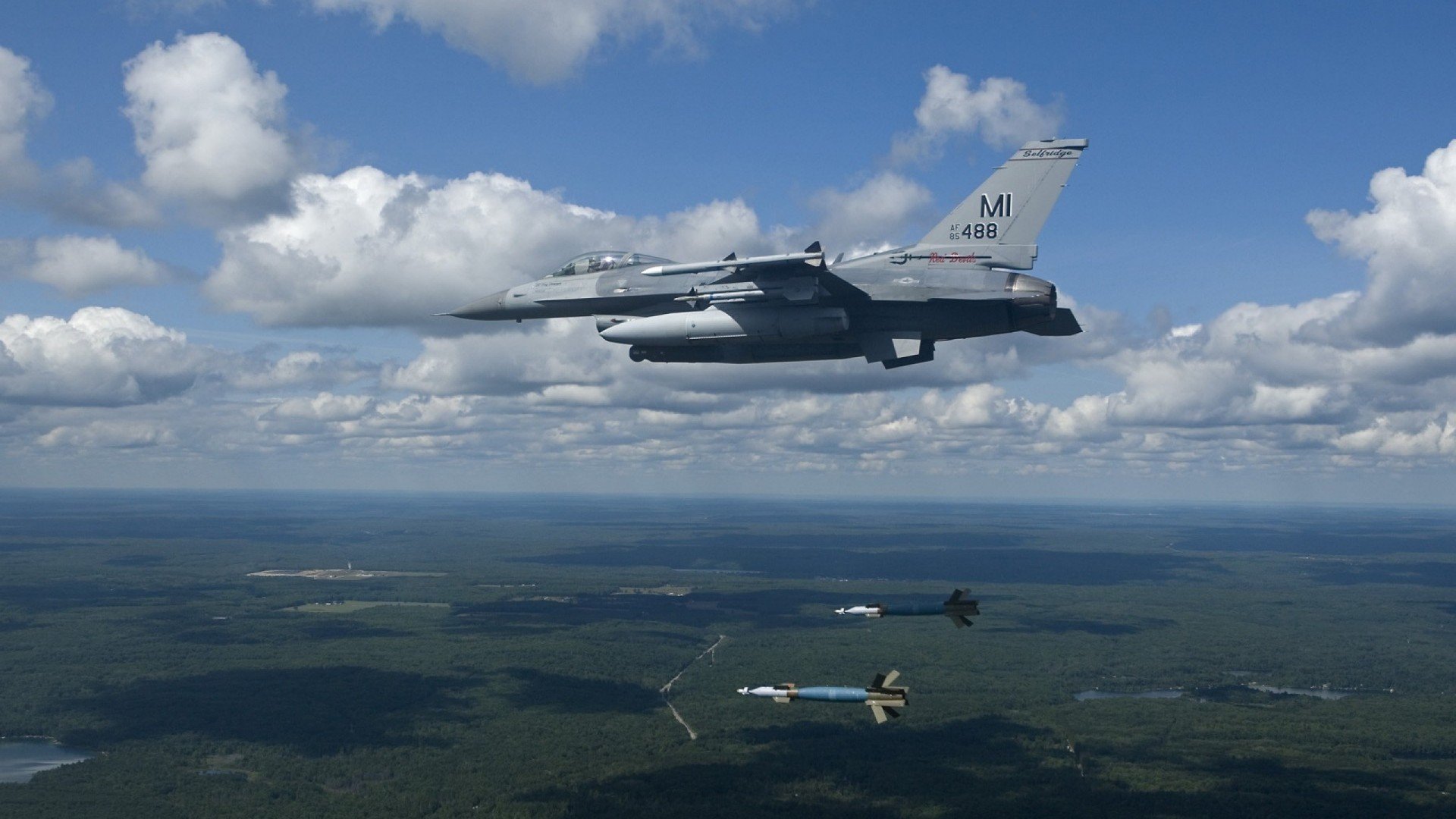 绿茵场上的精密手术,阿尔瓦雷斯如何成为撕裂皇马防线的隐形手术刀?